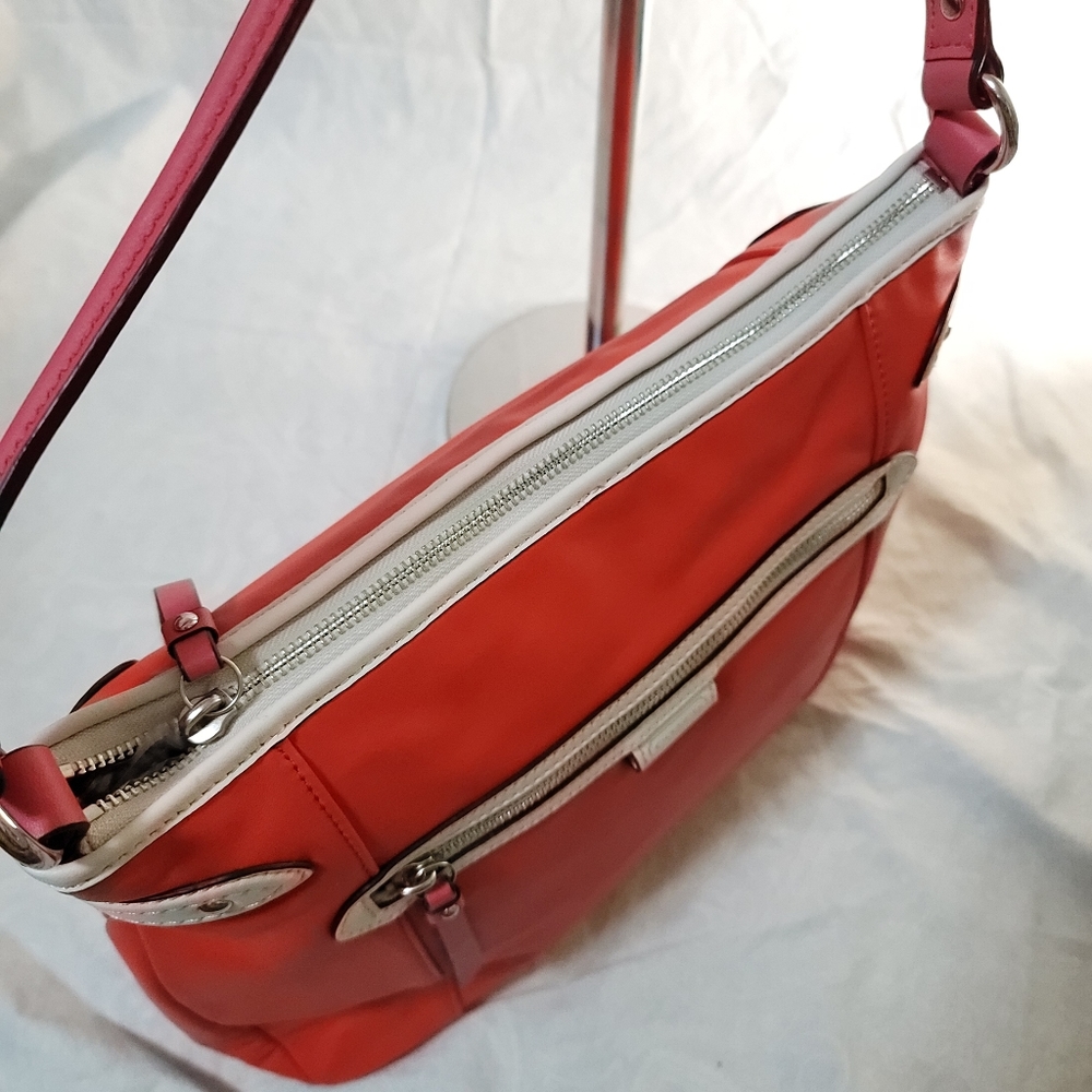 Coach Smooth Leather color block Shoulder Bag - Picture 10 of 11